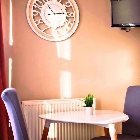 Studios & Appartements Confortables Au Centre De Bourbourg - Gare A Proximite 布尔堡 外观 照片