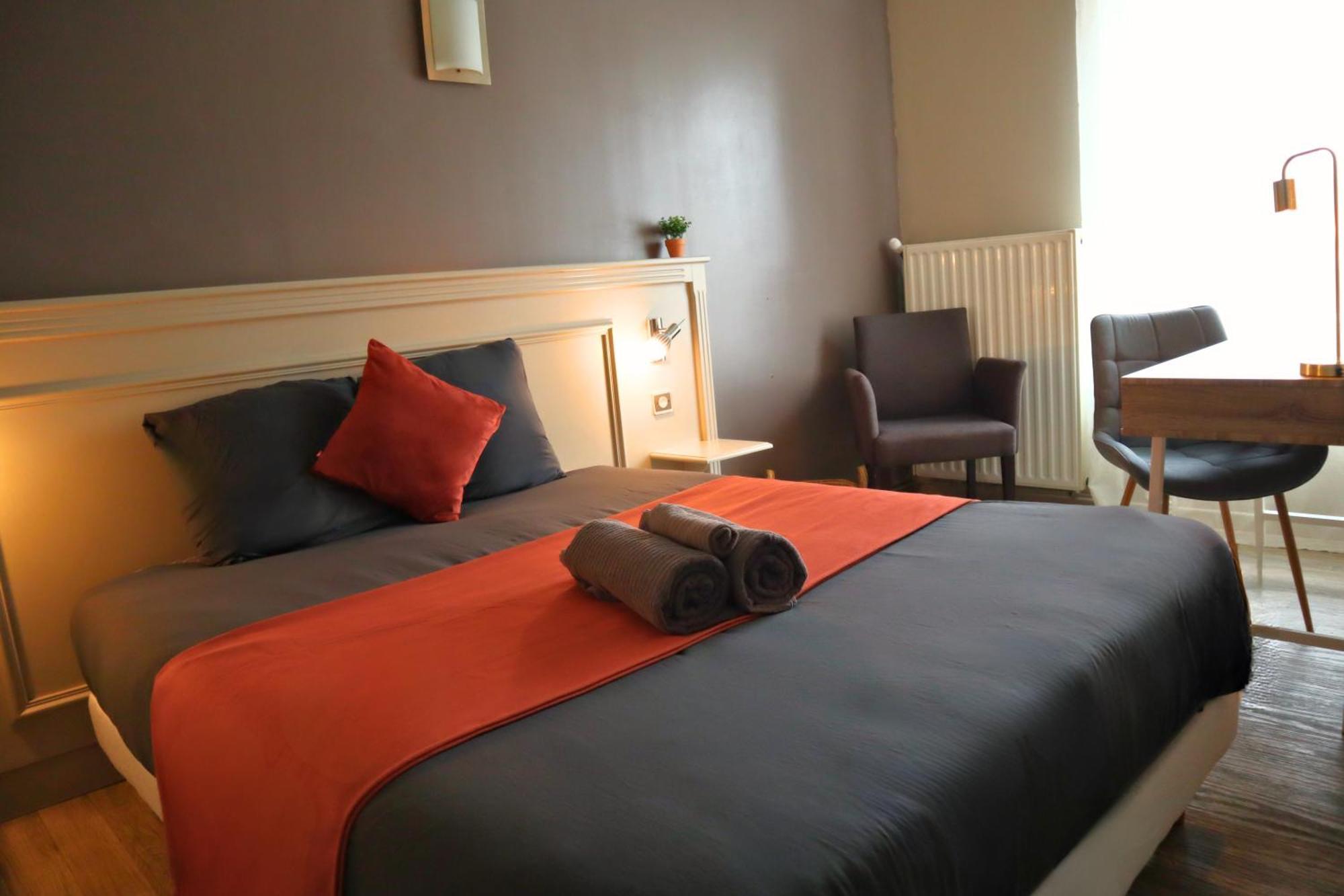Studios & Appartements Confortables Au Centre De Bourbourg - Gare A Proximite 布尔堡 外观 照片