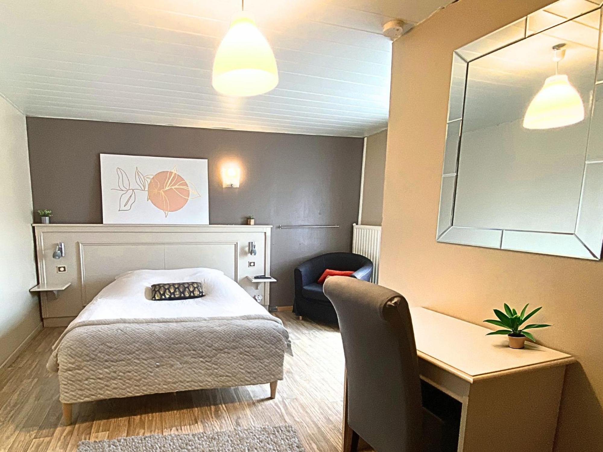 Studios & Appartements Confortables Au Centre De Bourbourg - Gare A Proximite 布尔堡 外观 照片